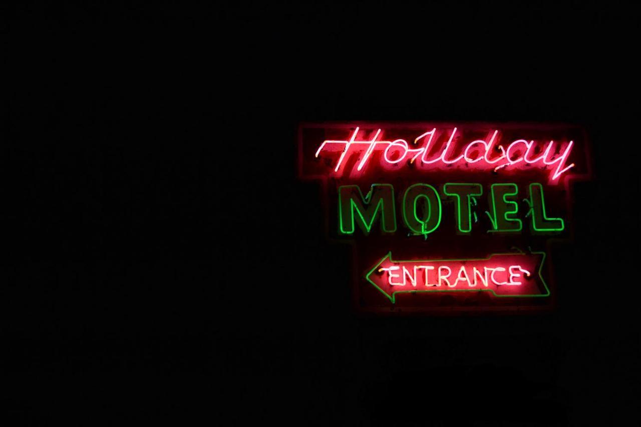 Holiday Music Motel Стърджън Бей Екстериор снимка